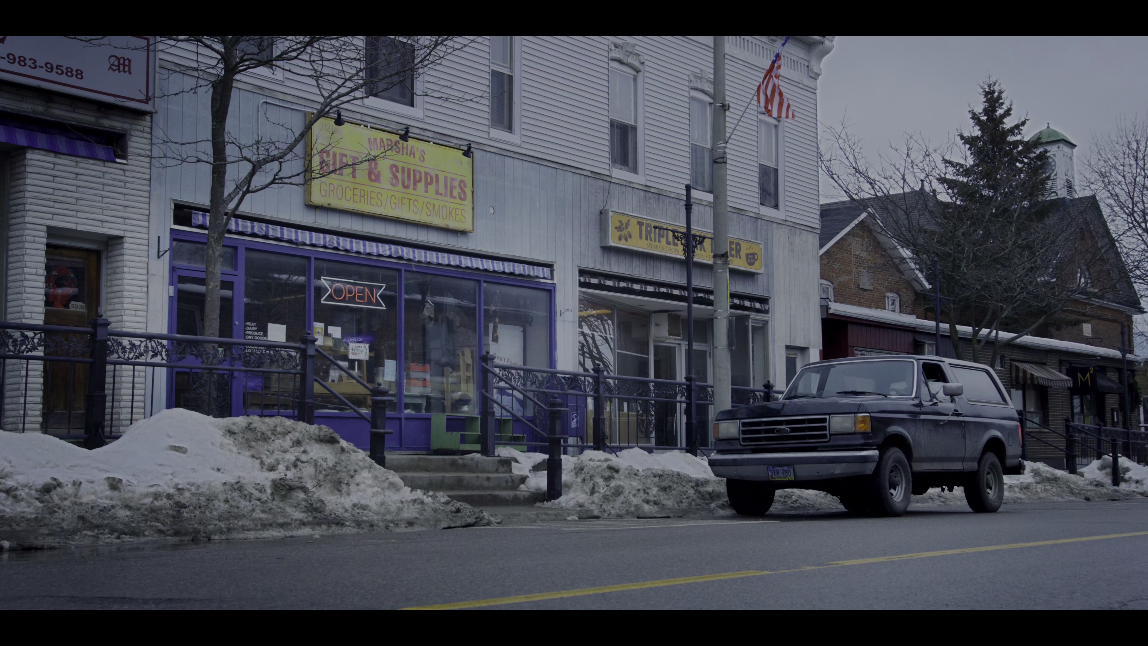 极线杀手 [无字片源].Polar.2019.2160p.WEBRip.HDR.x265.10bit-Yumi 5.22GB-3.png