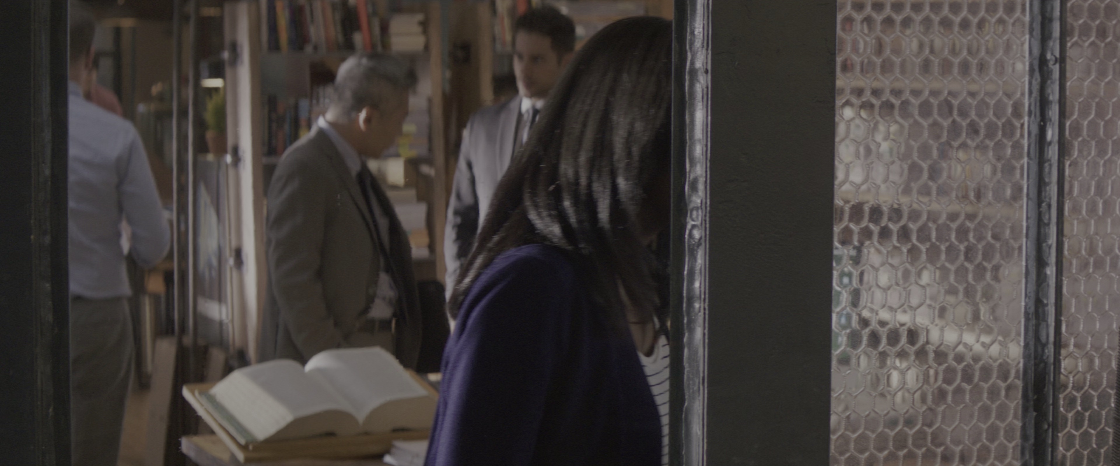 五十度飞 [简繁英字幕].Fifty.Shades.Freed.2018.BluRay.2160p.x265.10bit.HDR.2Audio-SSDSSE 16.58GB-4.png