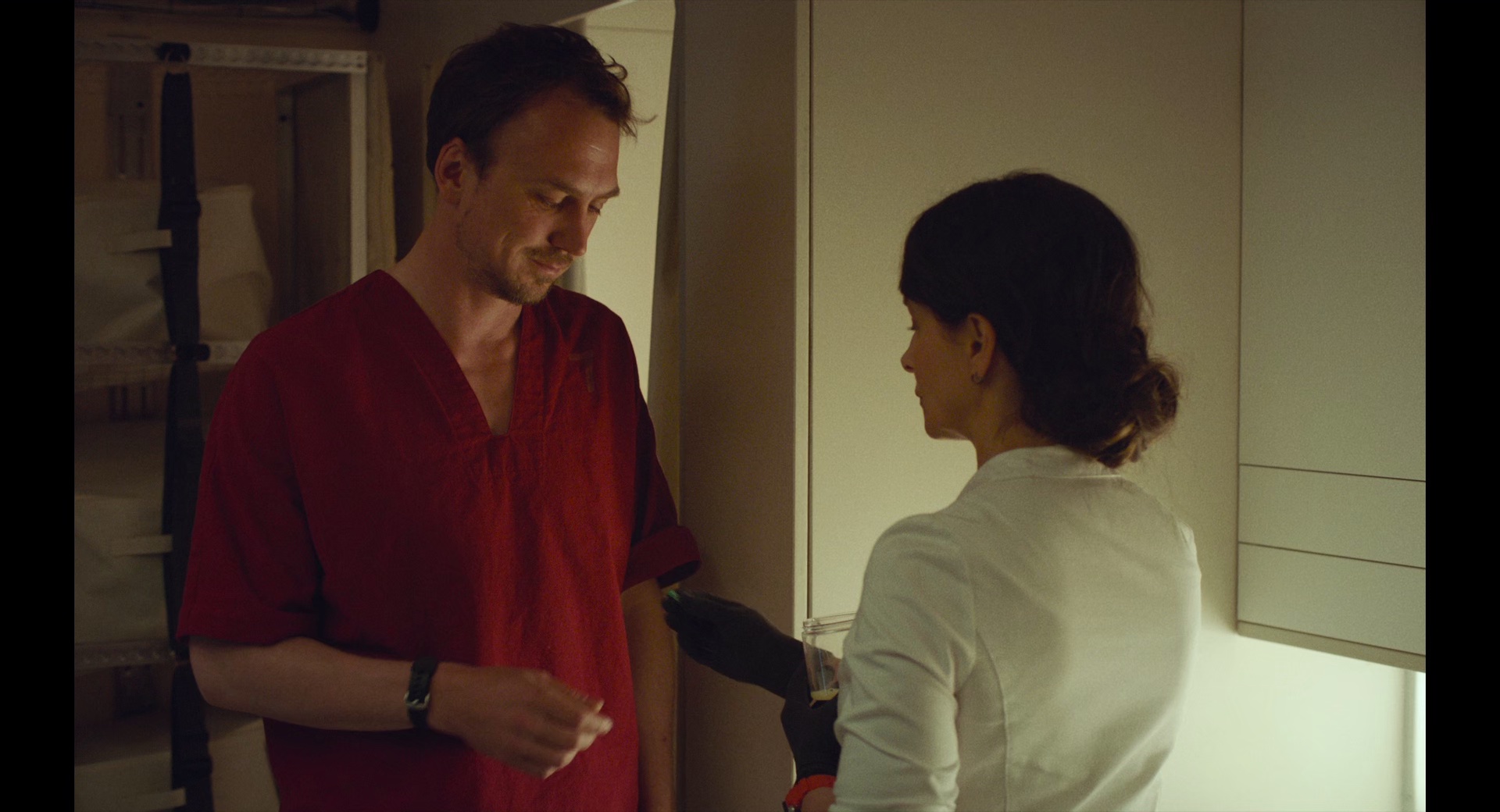 太空生活 [简繁字幕].High.Life.2018.BluRay.1080p.x265.10bit-SSDSSE 6.24GB-2.png