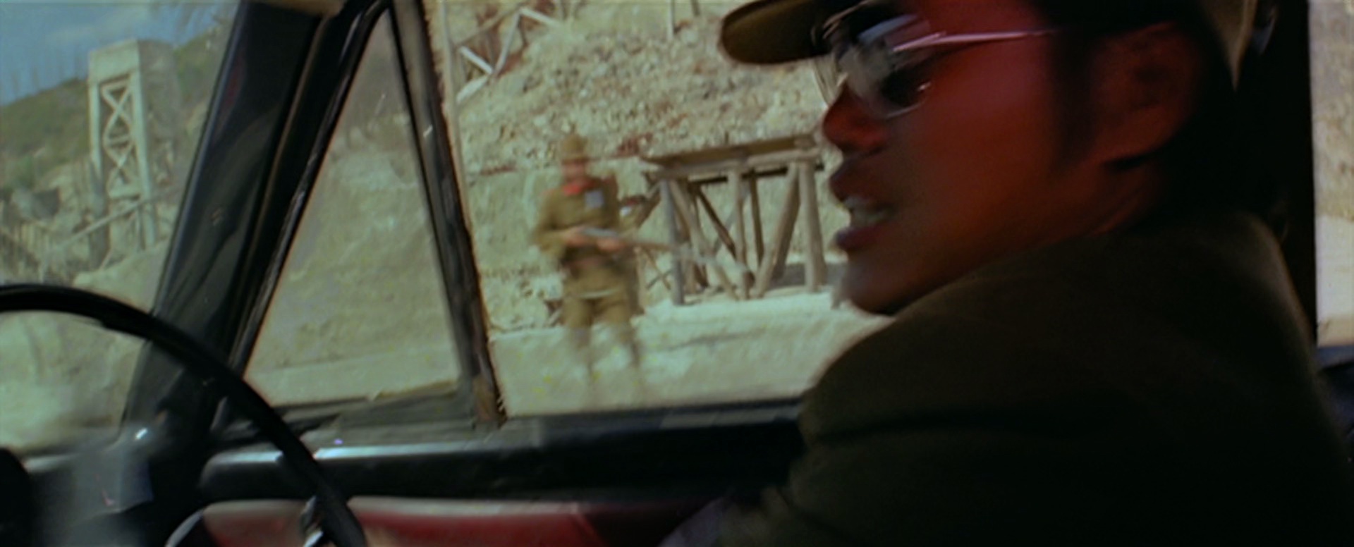 女集中营 [国粤多音轨/简繁字幕].Bamboo.House.of.Dolls.1973.BluRay.1080p.x265.10bit.2Audio-SSDSSE 5.56GB-5.png