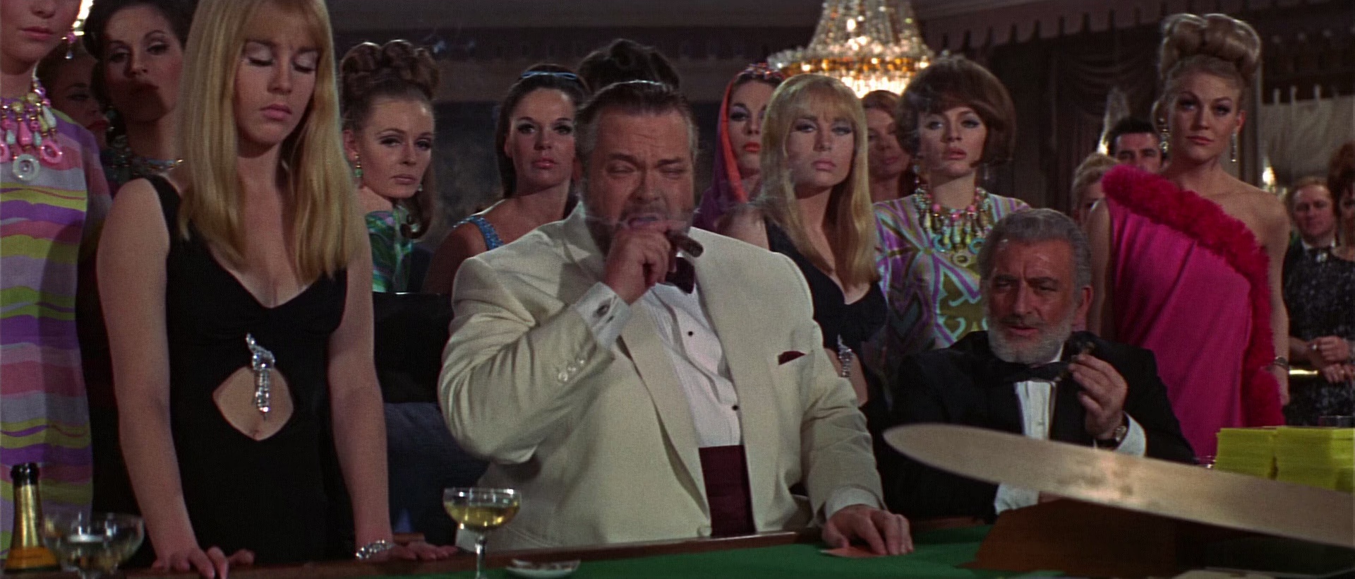 007别传之皇家夜总会 [中英字幕].Casino.Royale.1967.BluRay.1080p.x265.10bit-SSDSSE 4.87GB-6.png