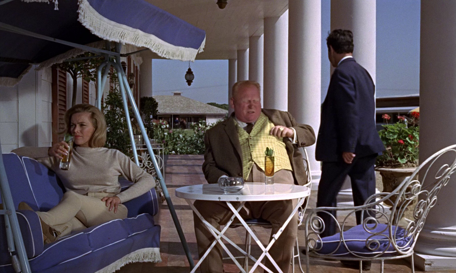 007之金手指 [国英多音轨/中英字幕].GoldFinger.1964.BluRay.1080p.x265.10bit.2Audio-SSDSSE 5.94GB-6.png