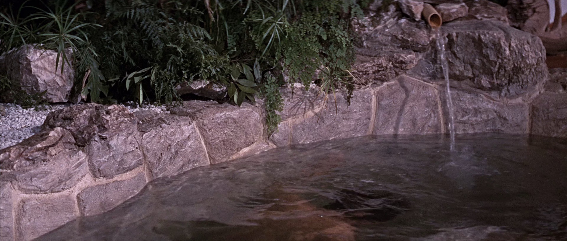 007之雷霆谷 [国英多音轨/中英字幕].You.Only.Live.Twice.1967.BluRay.1080p.x265.10bit.2Audio-SSDSSE 7.44GB-3.png