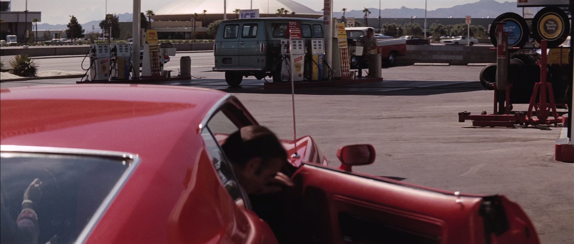 007之金刚钻 [国英多音轨/中英字幕].Diamonds.Are.Forever.1971.BluRay.1080p.x265.10bit.2Audio-SSDSSE 4.43GB-4.png