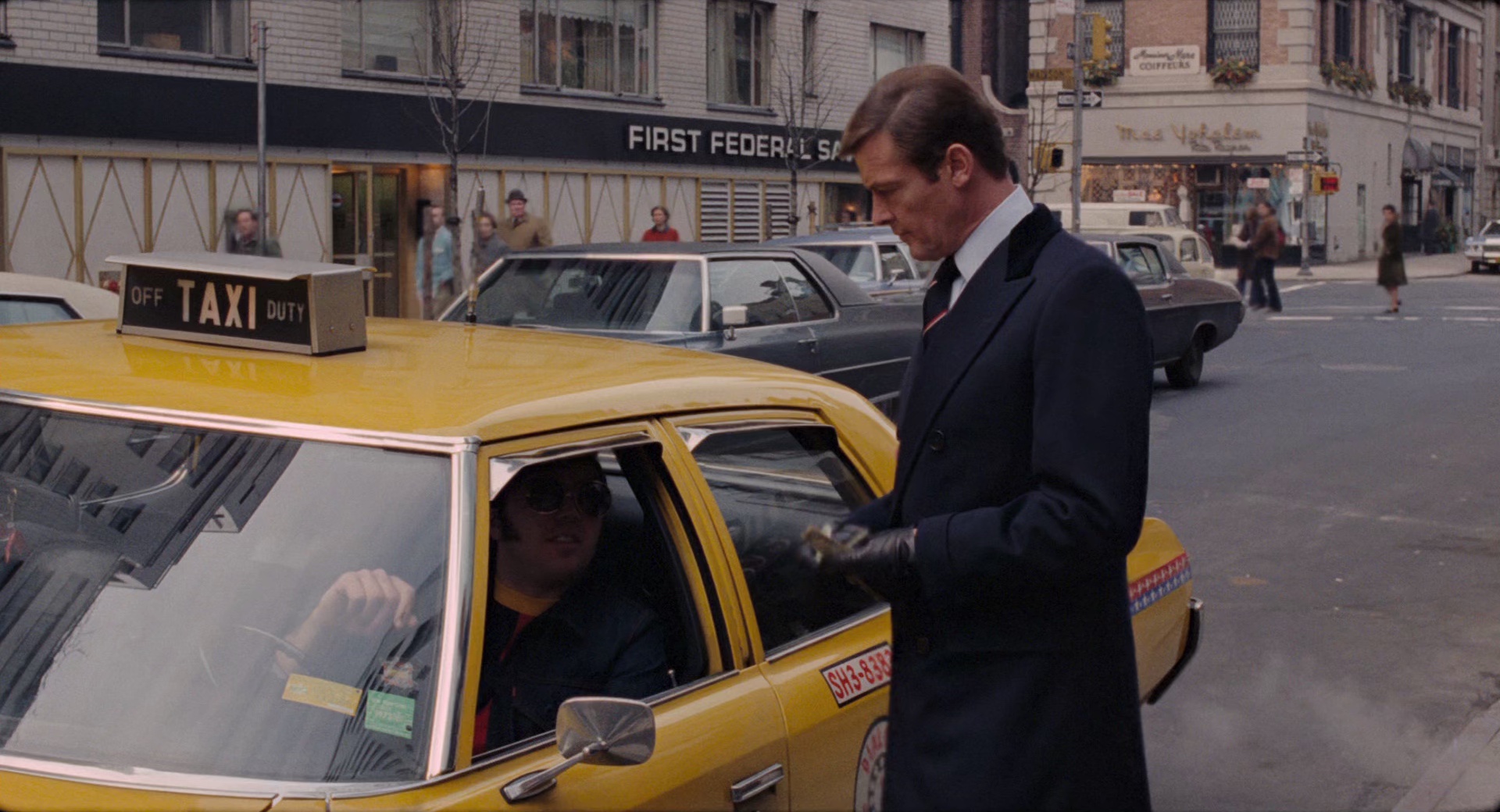 007之你死我活 [国英多音轨/中英字幕].Live.And.Let.Die.1973.BluRay.1080p.x265.10bit.2Audio-SSDSSE 6.15GB-2.png