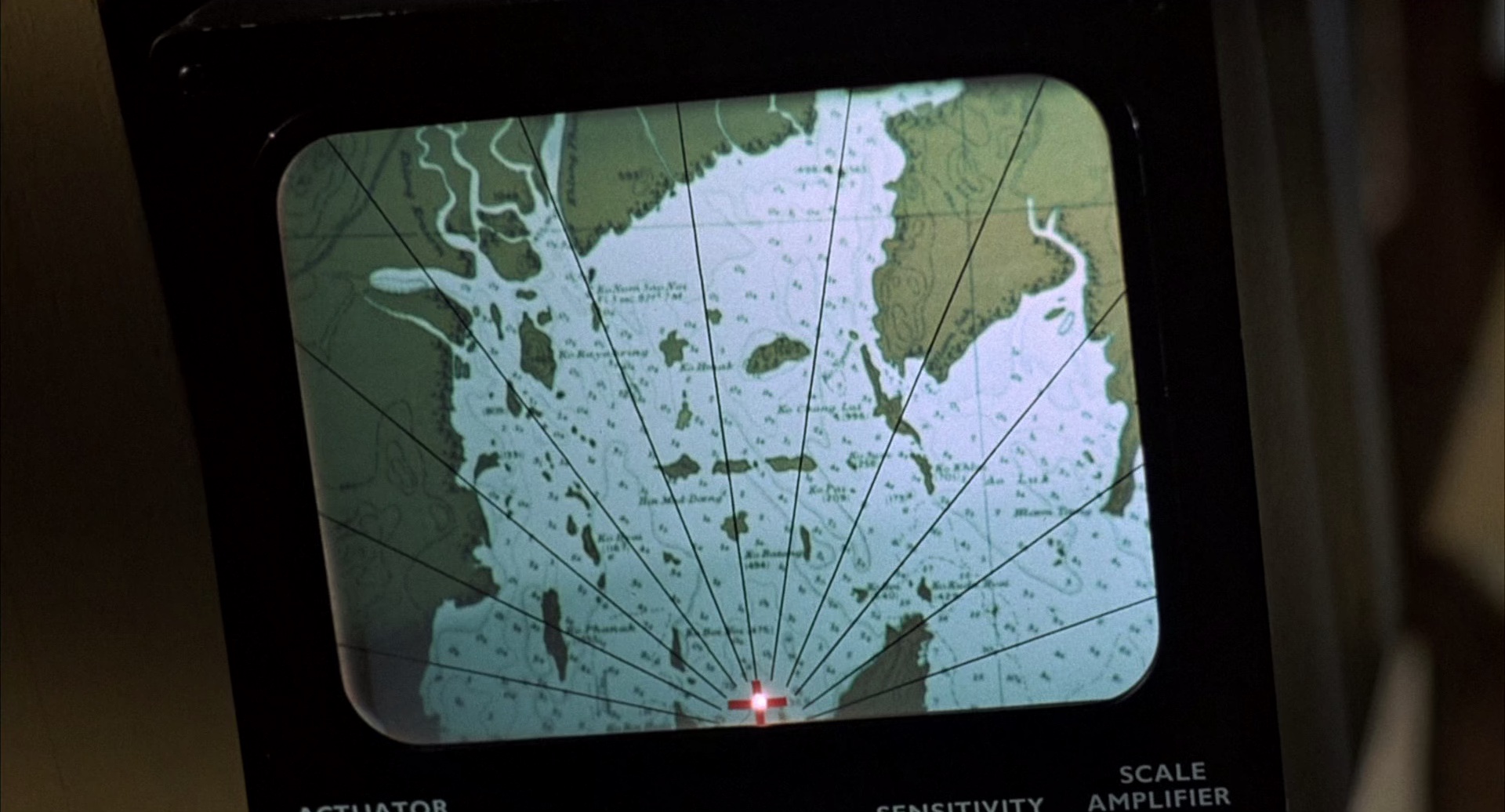 007之金枪人 [国英多音轨/中英字幕].The.Man.With.The.Golden.Gun.1974.BluRay.1080p.x265.10bit.2Audio-SSDSSE 6.05GB-6.png