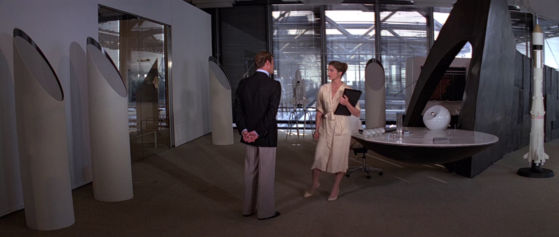 007之太空城 [国英多音轨/中英字幕].Moonraker.1979.BluRay.1080p.x265.10bit.2Audio-SSDSSE 5.27GB-2.png