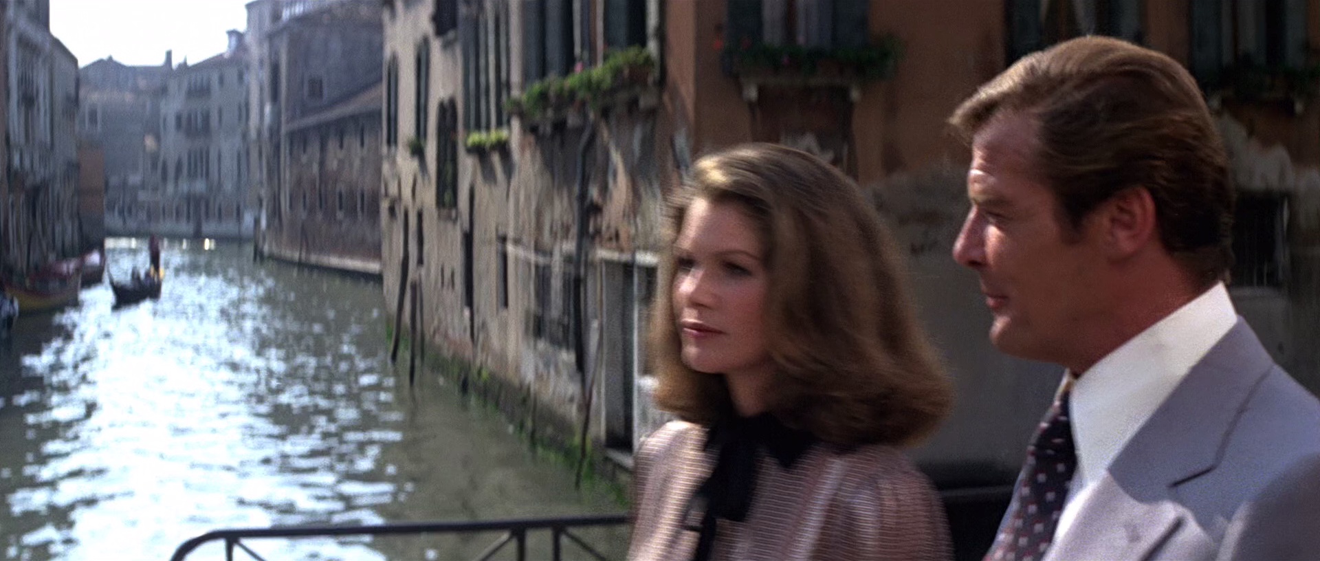 007之太空城 [国英多音轨/中英字幕].Moonraker.1979.BluRay.1080p.x265.10bit.2Audio-SSDSSE 5.27GB-3.png