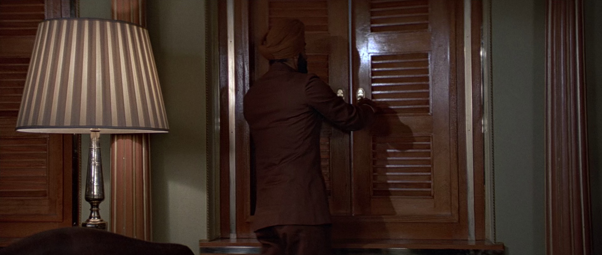 007之八爪女 [国英多音轨/中英字幕].Octopussy.1983.BluRay.1080p.x265.10bit.2Audio-SSDSSE 5.49GB-7.png