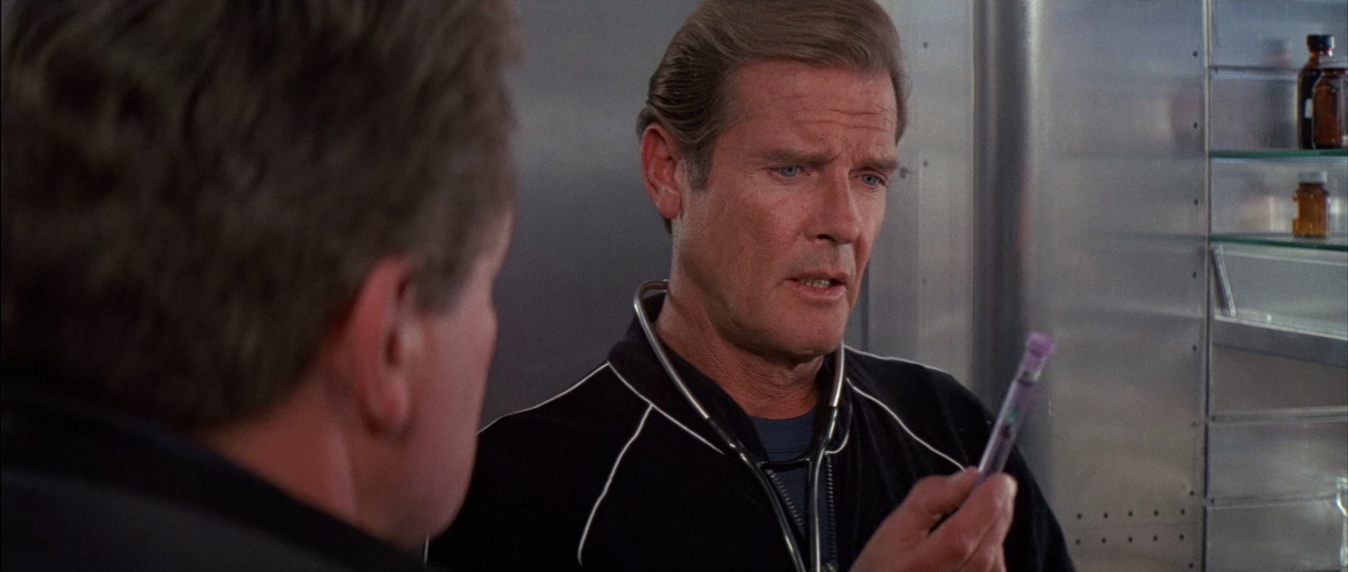 007之雷霆杀机 [国英多音轨/中英字幕].A.View.To.A.Kill.1985.BluRay.1080p.x265.10bit.3Audio-SSDSSE 5.65GB-3.png