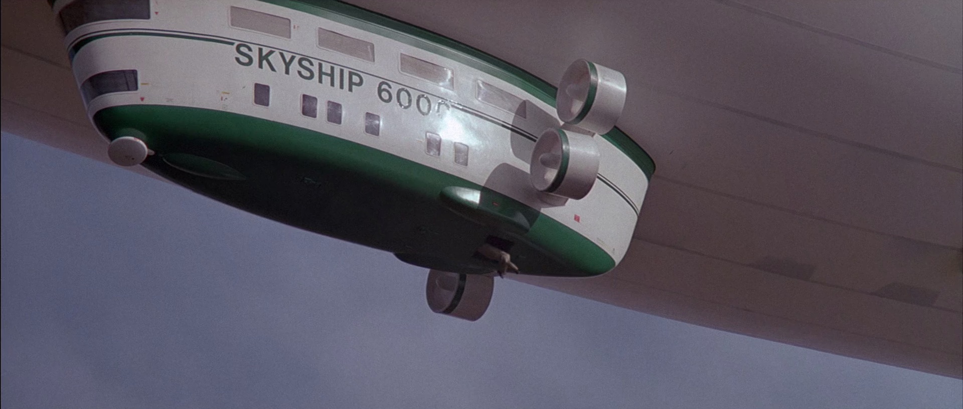 007之雷霆杀机 [国英多音轨/中英字幕].A.View.To.A.Kill.1985.BluRay.1080p.x265.10bit.3Audio-SSDSSE 5.65GB-4.png