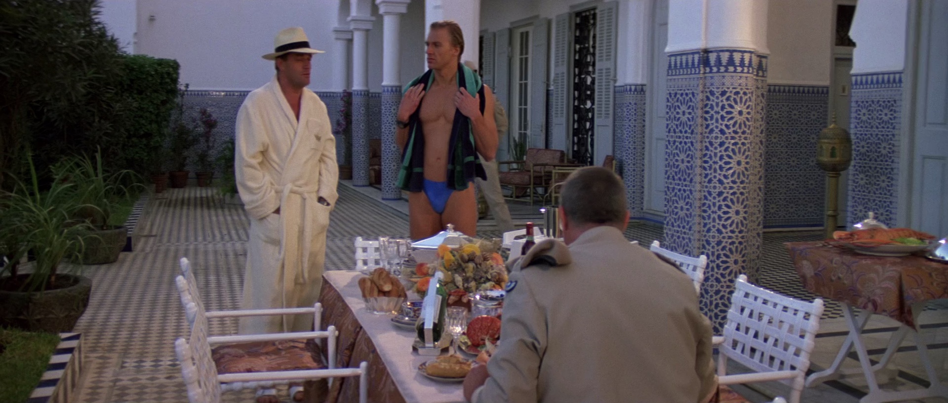 007之黎明生机 国英多音轨/中英字幕].The.Living.Daylights.1987.BluRay.1080p.x265.10bit.3Audio-SSDSSE 4.80GB-4.png