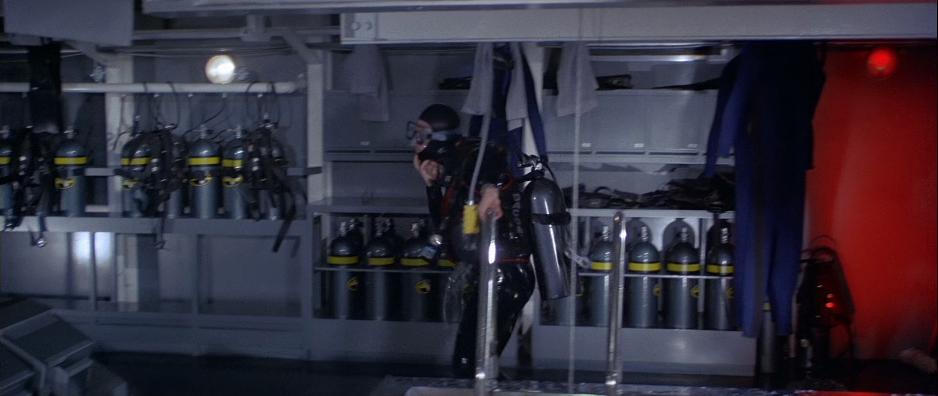 007之杀人执照 [国英多音轨/中英字幕].Licence.To.Kill.1989.BluRay.1080p.x265.10bit.3Audio-SSDSSE 7.02GB-3.png