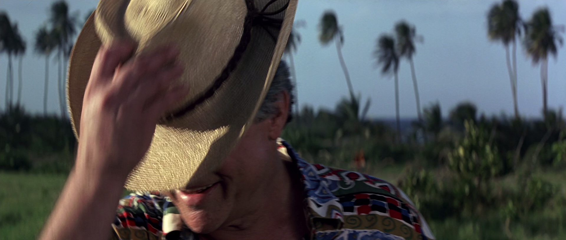 007之黄金眼 [国英多音轨/中英字幕].Goldeneye.1995.BluRay.1080p.x265.10bit.2Audio-SSDSSE 5.25GB-6.png