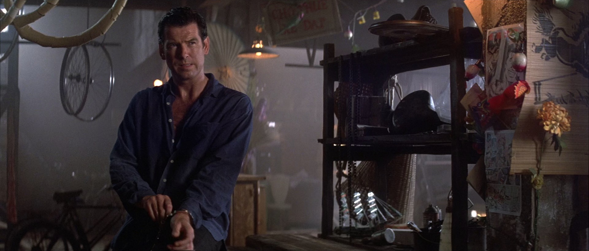 007之明日帝国 [国英多音轨/中英字幕].Tomorrow.Never.Dies.1997.BluRay.1080p.x265.10bit.2Audio-SSDSSE 6.30GB-6.png