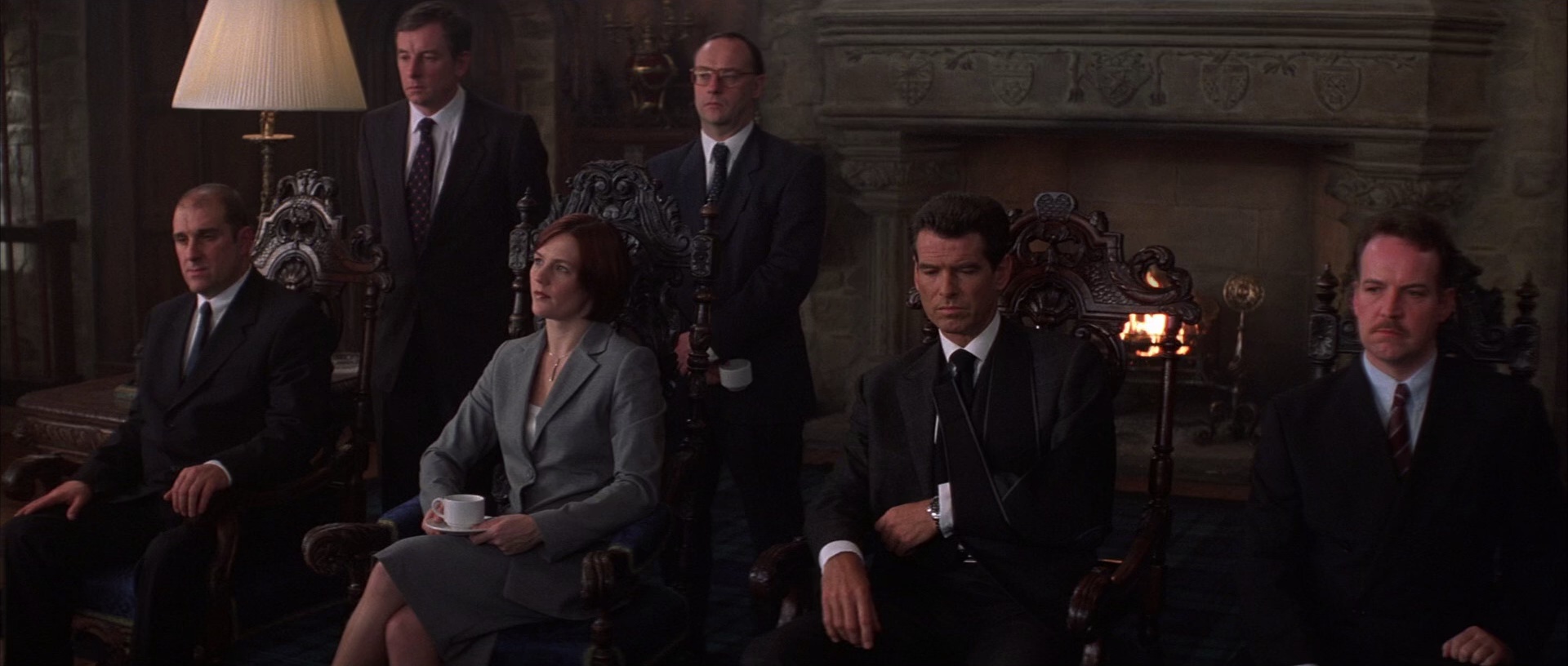 007之黑日危机 [国英多音轨/中英字幕].The.World.Is.Not.Enough.2000.BluRay.1080p.x265.10bit.3Audio-SSDSSE 7.58GB-2.png