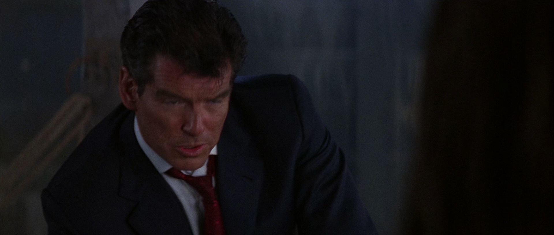 007之黑日危机 [国英多音轨/中英字幕].The.World.Is.Not.Enough.2000.BluRay.1080p.x265.10bit.3Audio-SSDSSE 7.58GB-6.png