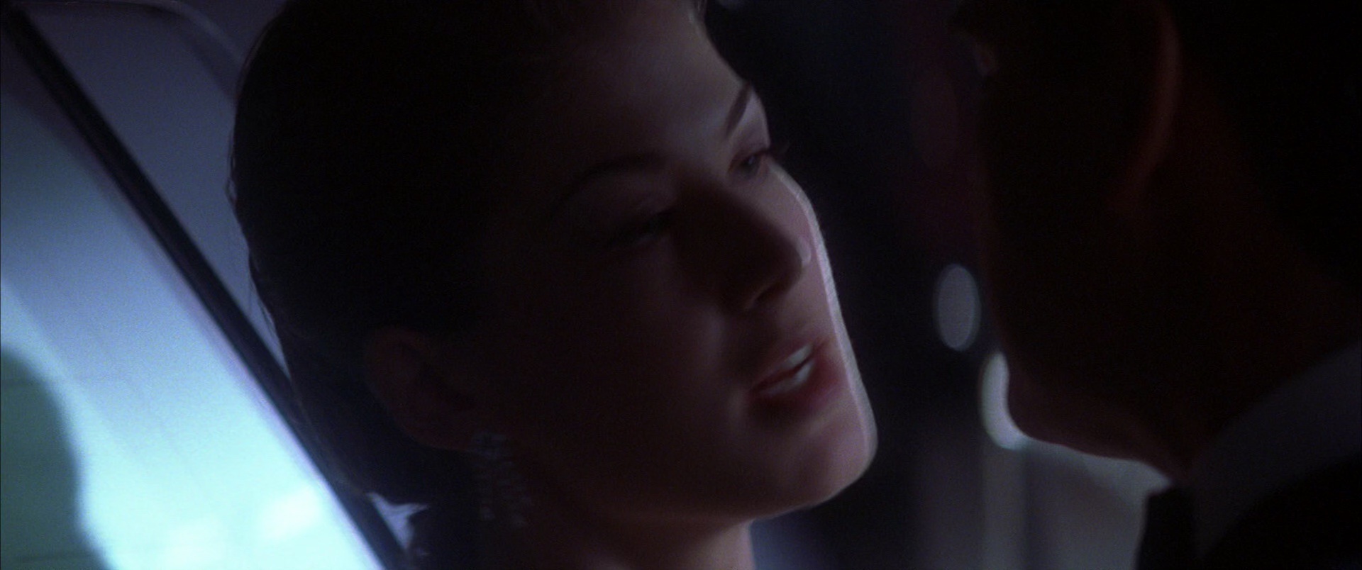 007之择日而亡 [国英多音轨/中英字幕].Die.Another.Day.2002.BluRay.1080p.x265.10bit.2Audio-SSDSSE 8.19GB-5.png