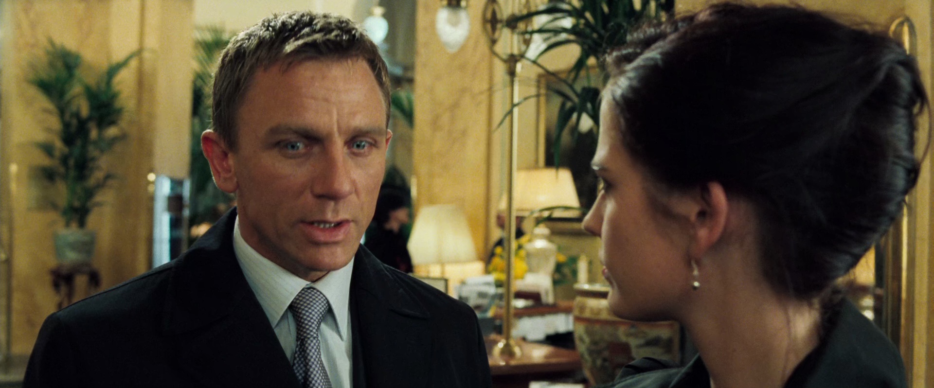 007：大战皇家赌场 [国英多音轨/中英字幕].Casino.Royale.2006.BluRay.1080p.x265.10bit.2Audio-SSDSSE 7.32GB-4.png