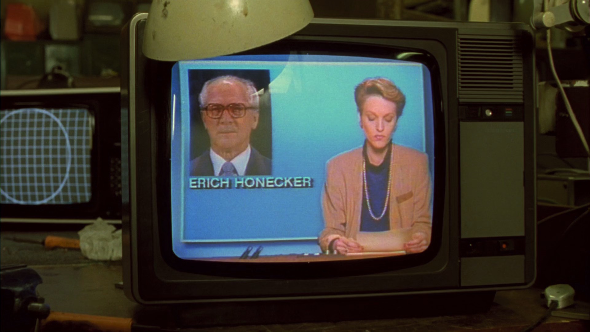 再见列宁 [中英字幕].Good.Bye.Lenin.AKA.Goodbye.Lenin.2003.BluRay.1080p.x265.10bit-SSDSSE 5.99GB-2.png