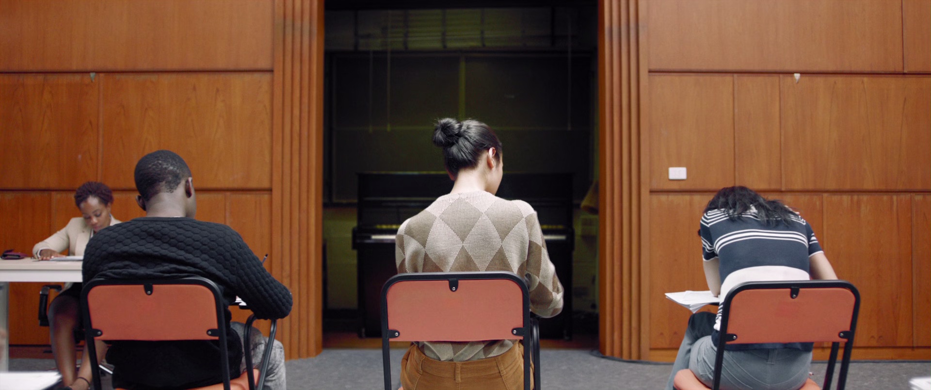 天才枪手 [国粤多音轨/简繁英字幕].Bad.Genius.2017.BluRay.1080p.x265.10bit.3Audio-SSDSSE 4.83GB-6.png