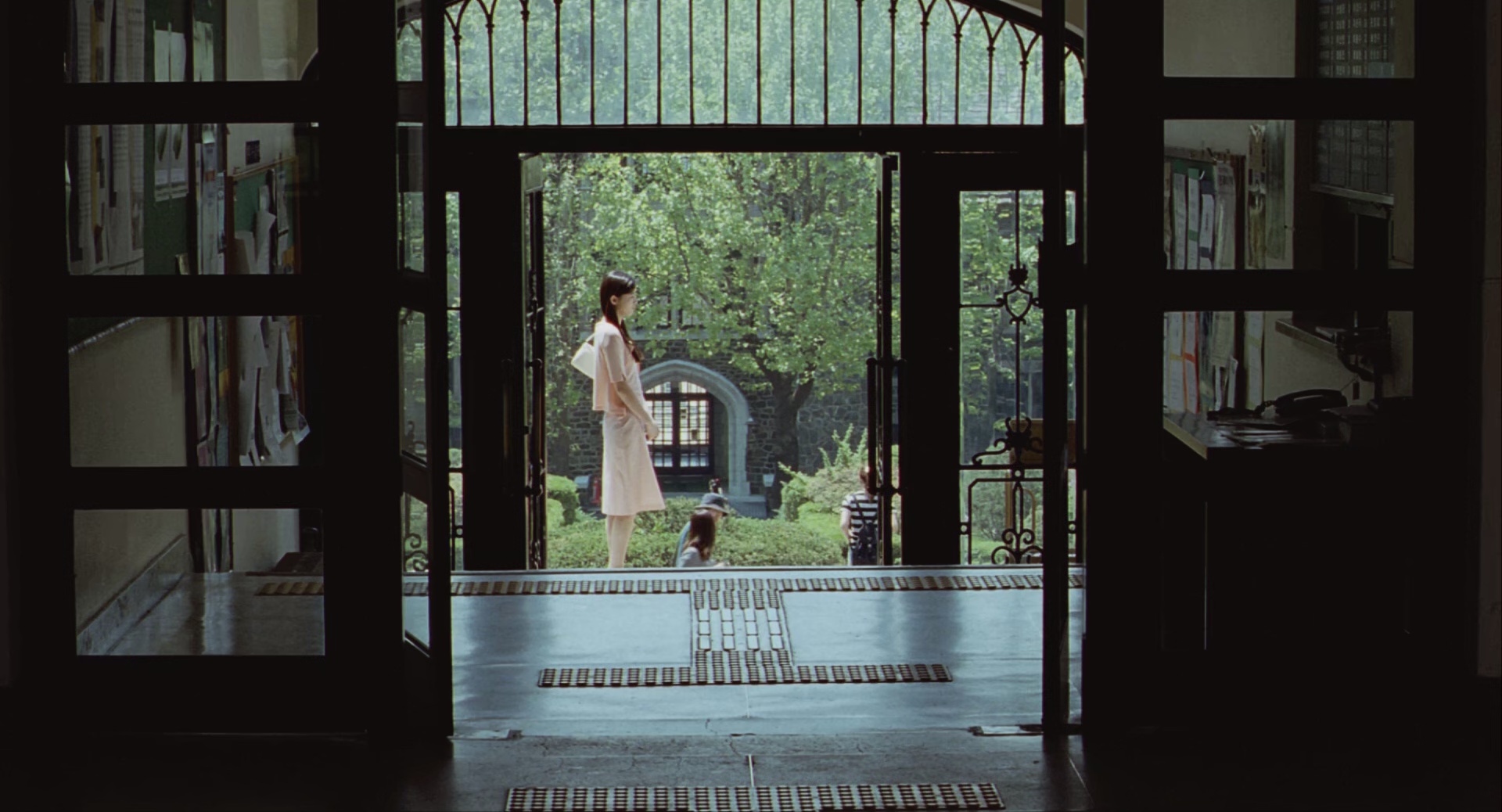 我的野蛮女友 [国韩多音轨/中文字幕].My.Sassy.Girl.2001.BluRay.1080p.x265.10bit.6Audio-SSDSSE 4.98GB-5.png