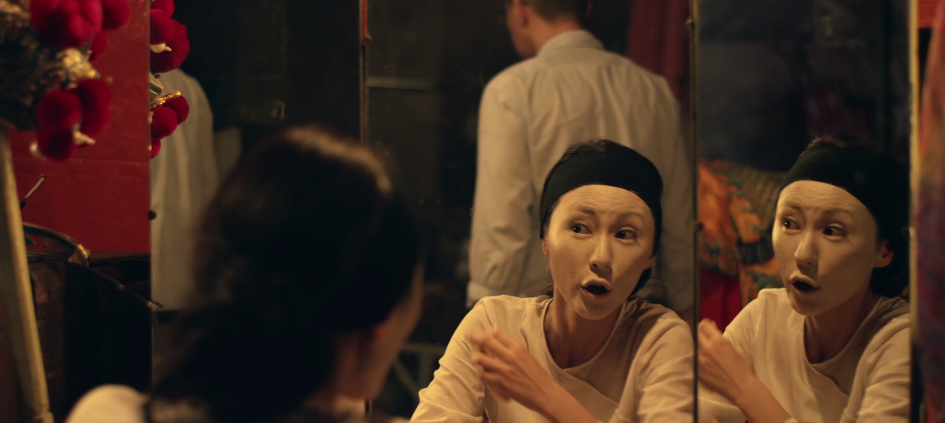 盂兰神功 [国粤多音轨/简繁英字幕].Hungry.Ghost.Ritual.2014.BluRay.1080p.x265.10bit.AAC7.1-SSDSSE 2.72GB-4.png