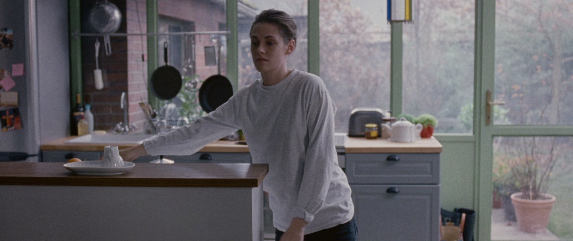 私人采购员 [中英字幕].Personal.Shopper.2016.BluRay.1080p.x265.10bit-SSDSSE 6.17GB-5.png