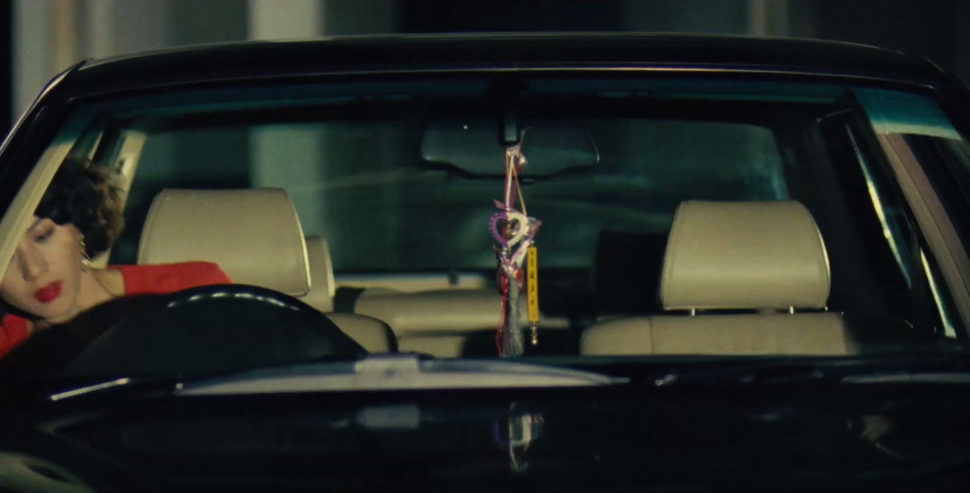 五福星撞鬼 [国粤多音轨/简繁英字幕].Ghost.Punting.1992.BluRay.1080p.x265.10bit.DDP2.0-SSDSSE 5.51GB-6.png