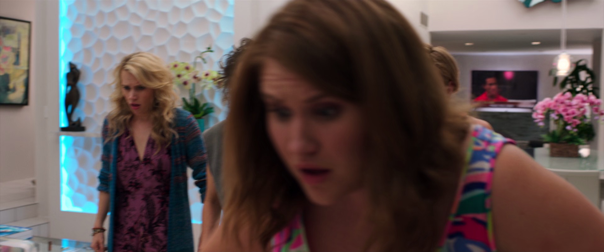 仓皇一夜 [简繁英字幕].Rough.Night.2017.BluRay.1080p.x265.10bit-SSDSSE 3.20GB-3.png