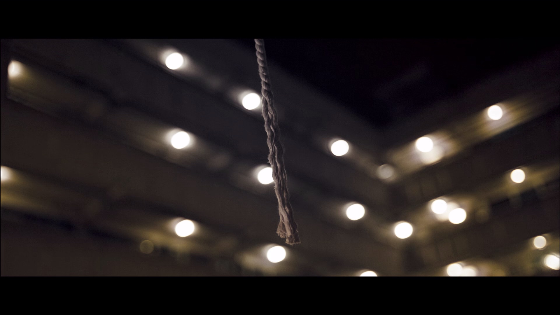 僵尸 [国粤多音轨/繁英字幕].Rigor.Mortis.2013.BluRay.1080p.x265.10bit.2Audio-SSDSSE 3.82GB-6.png