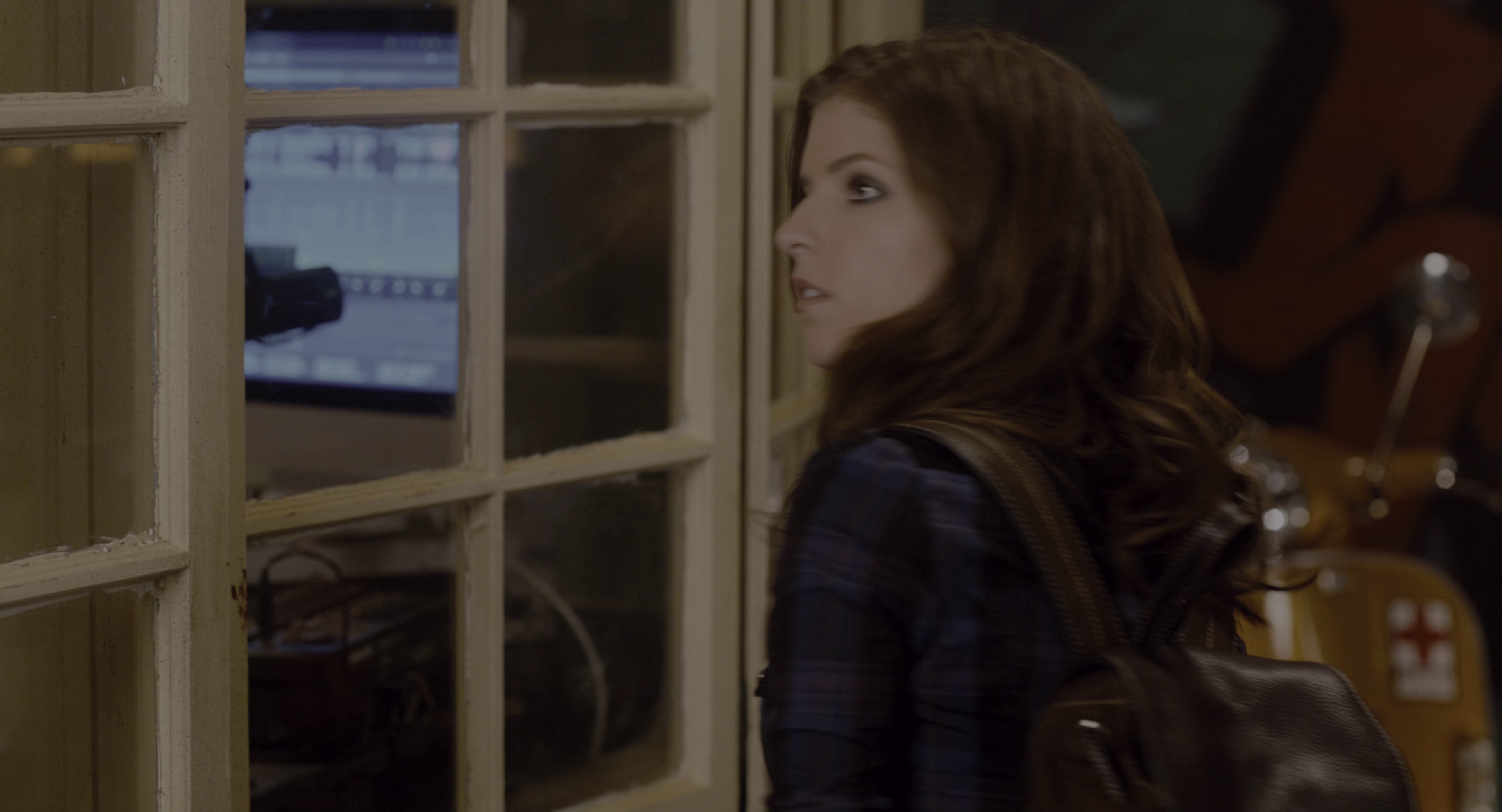 完美音调 [简繁英字幕].Pitch.Perfect.2012.BluRay.2160p.x265.10bit.HDR.2Audio-SSDSSE 14.57GB-2.png