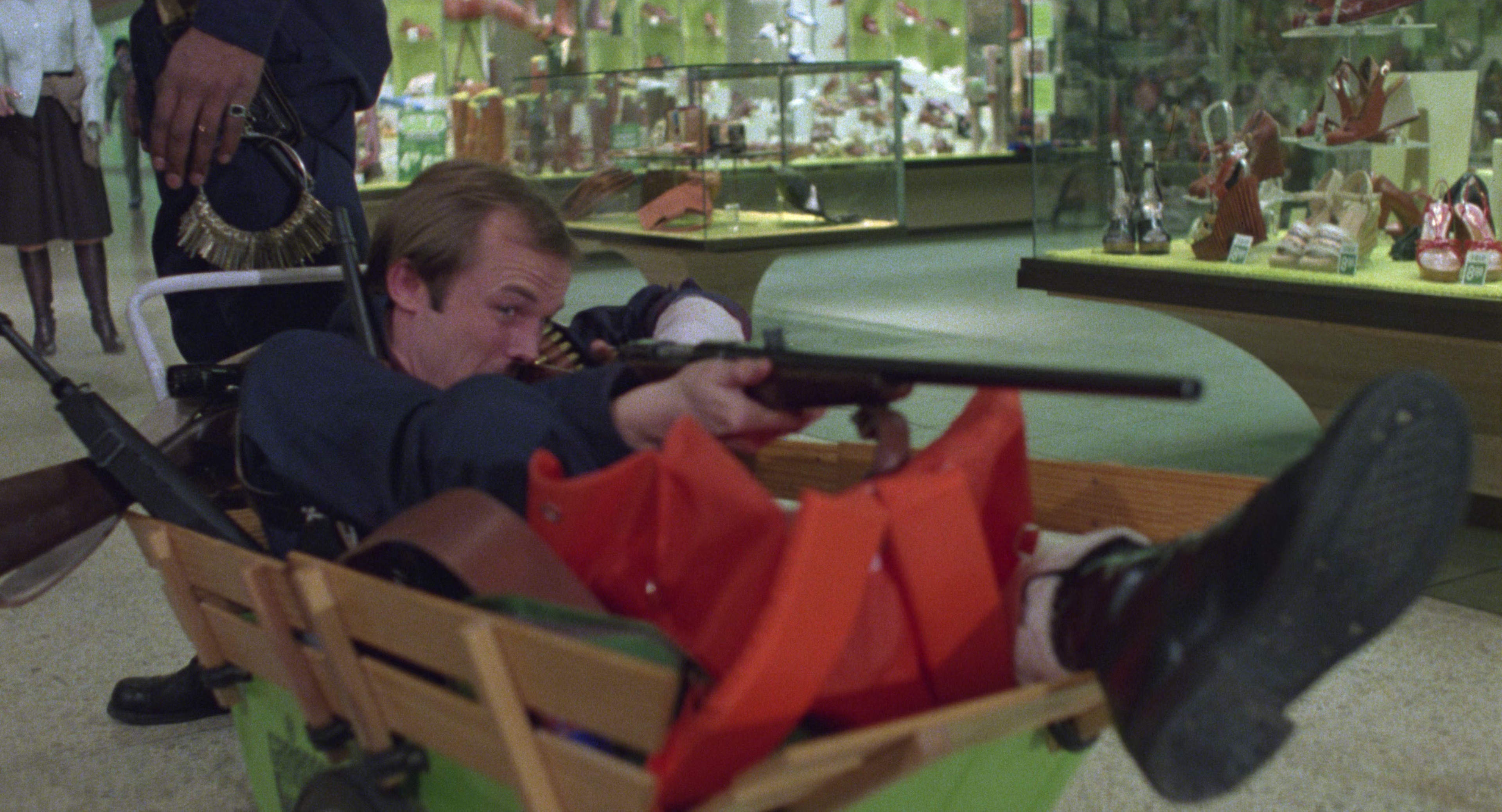 活死人黎明 [无字片源].Dawn.of.the.Dead.1978.BluRay.2160p.x265.10bit.SDR-SSDSSE 29.04GB-5.png