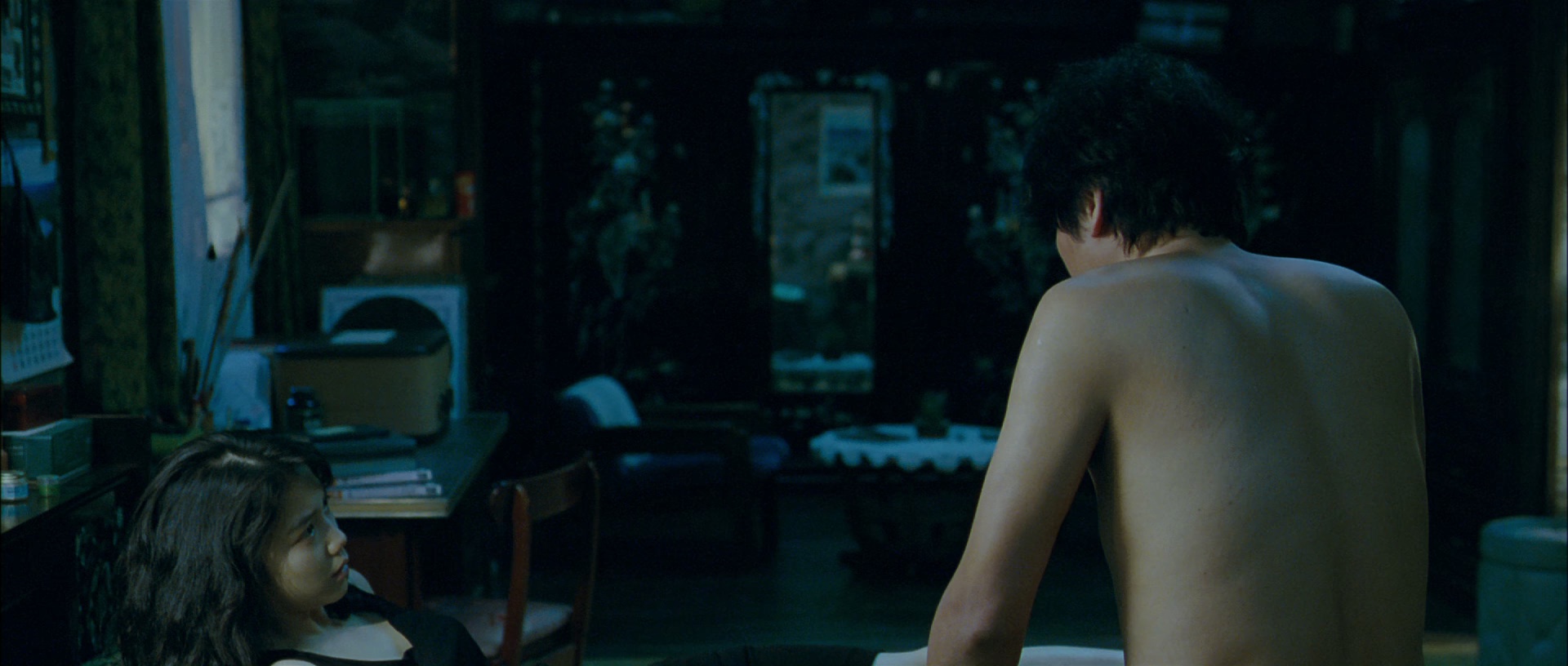 蝙蝠 [中文字幕].Thirst.2009.BluRay.1080p.x265.10bit-SSDSSE 5.23GB-5.png