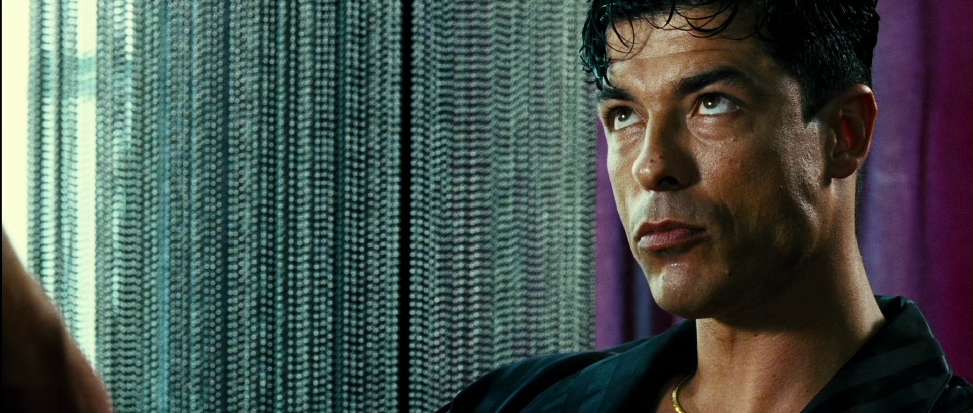 玩命快递2 [国英多音轨/中英字幕].Transporter.2.2005.BluRay.1080p.x265.3Audio-SSDSSE 3.40GB-6.png