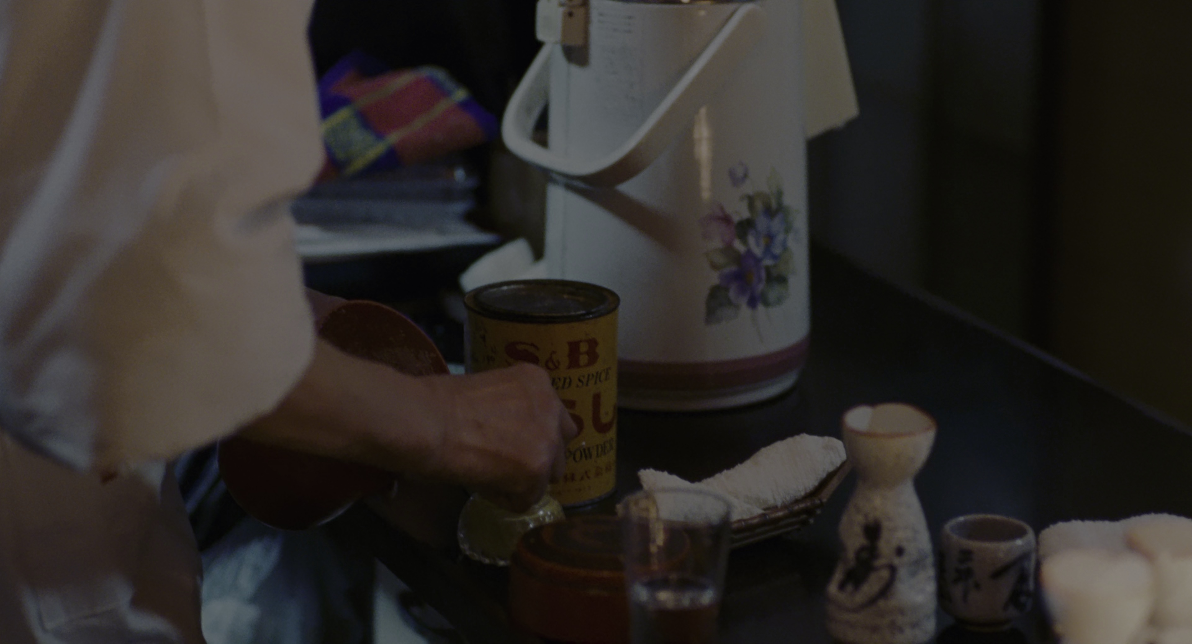 千禧曼波 [HDR/杜比视界双版本][国语音轨/简繁英字幕].Millenium.Mambo.2001.UHD.BluRay.2160p.x265.10bit.DoVi-SSDSSE 16.42GB-3.png