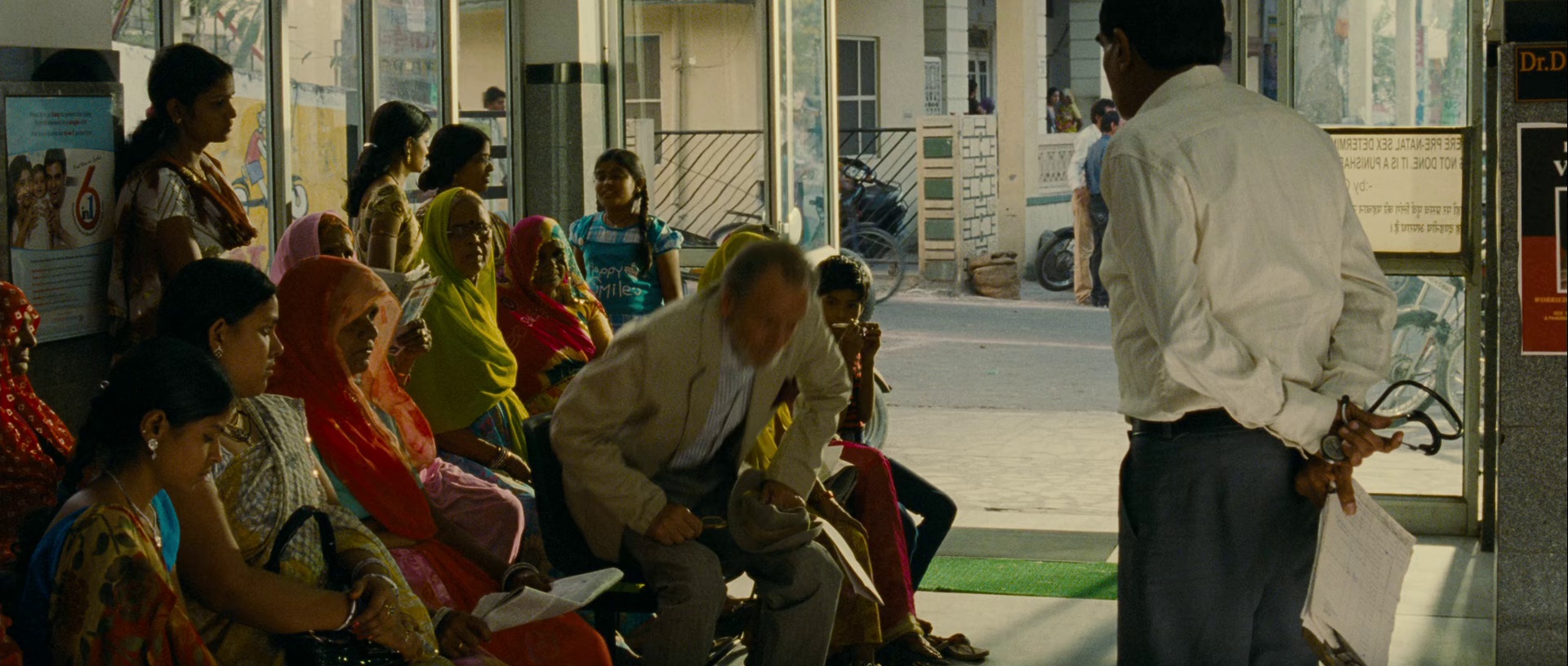 涉外大饭店 [中英字幕].The.Best.Exotic.Marigold.Hotel.2011.BluRay.1080p.x265-SSDSSE 3.81GB-5.png