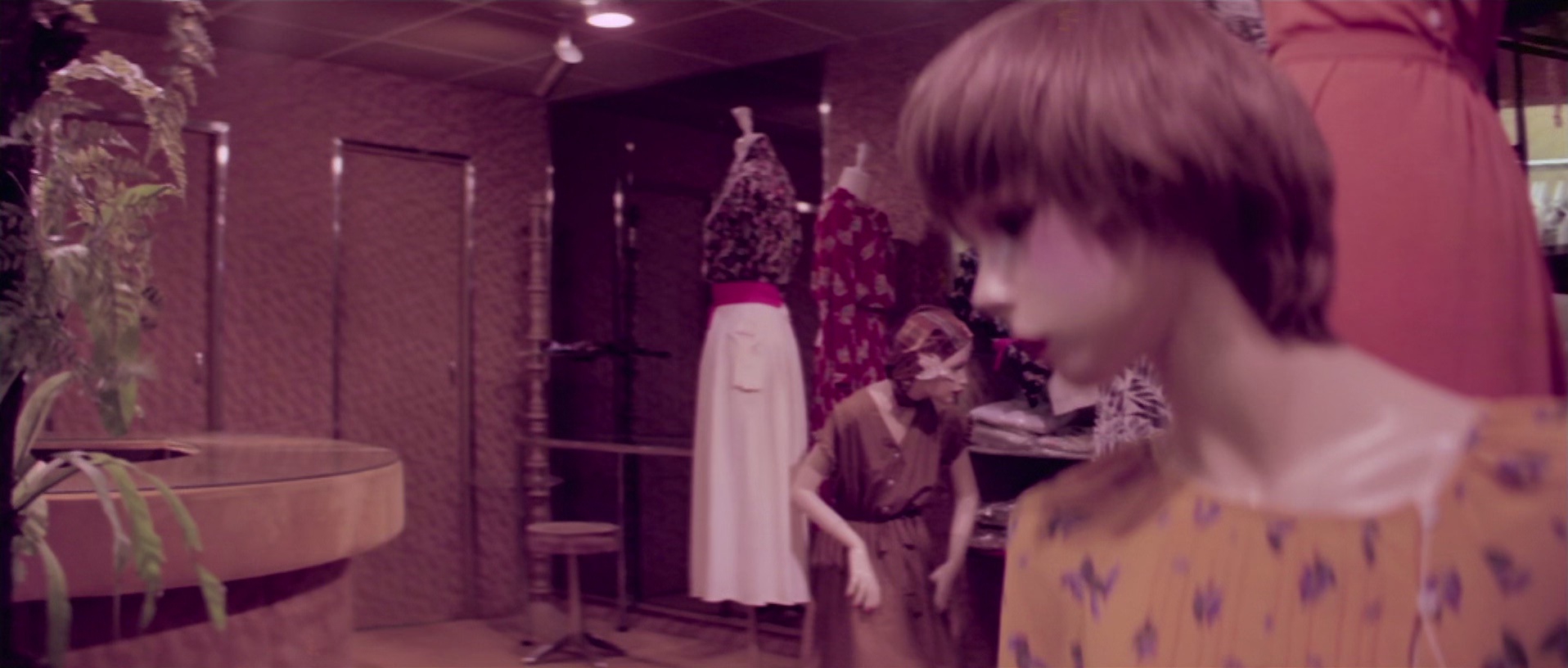 点指兵兵 [国语音轨].Cops.And.Robbers.1979.BluRay.1080p.x265.10bit-SSDSSE 2.80GB-7.png