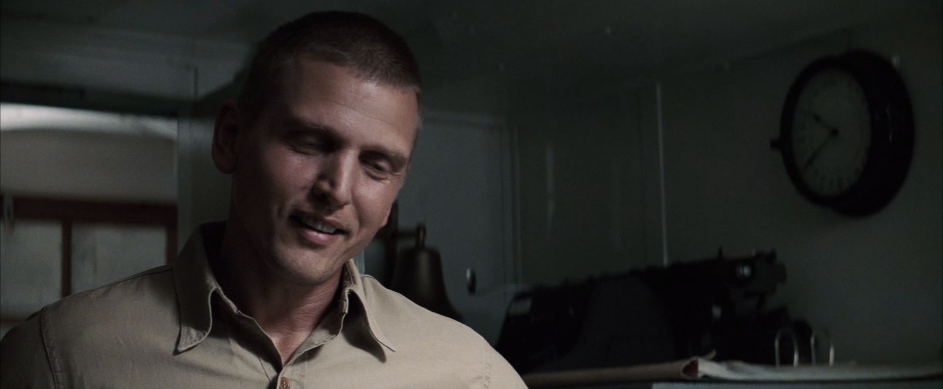 父辈的旗帜 [国英多音轨/中英字幕].Flags.of.Our.Fathers.2006.BluRay.1080p.x265.10bit.2Audio-SSDSSE 5.67GB-2.png