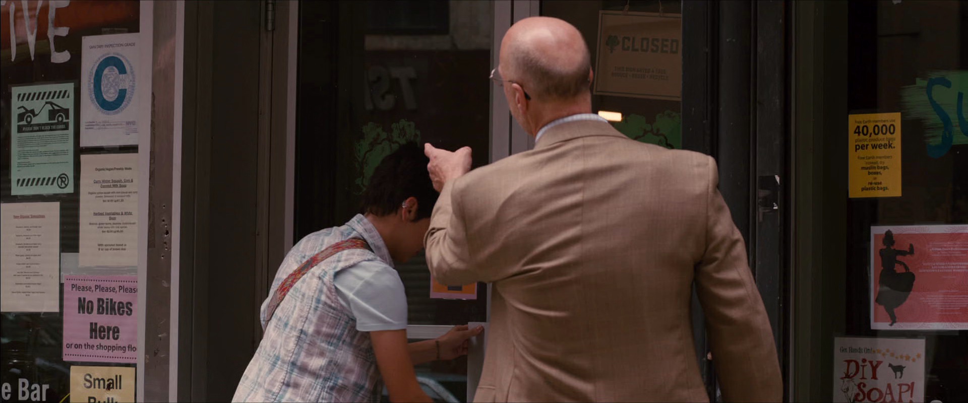 独裁者 [中英字幕].The.Dictator.2012.BluRay.1080p.x265.10bit-SSDSSE 2.69GB-4.png