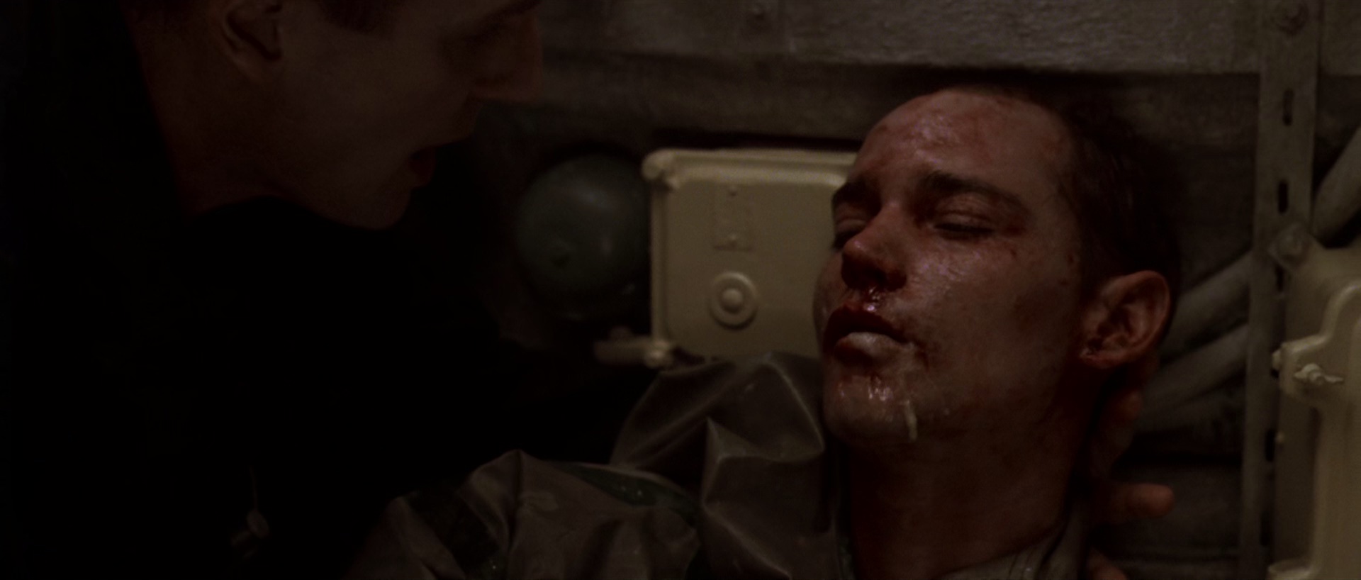 K-19：寡妇制造者 [中英字幕].K-19.The.Widowmaker.2002.BluRay.1080p.x265.10bit-SSDSSE 4.05GB-5.png