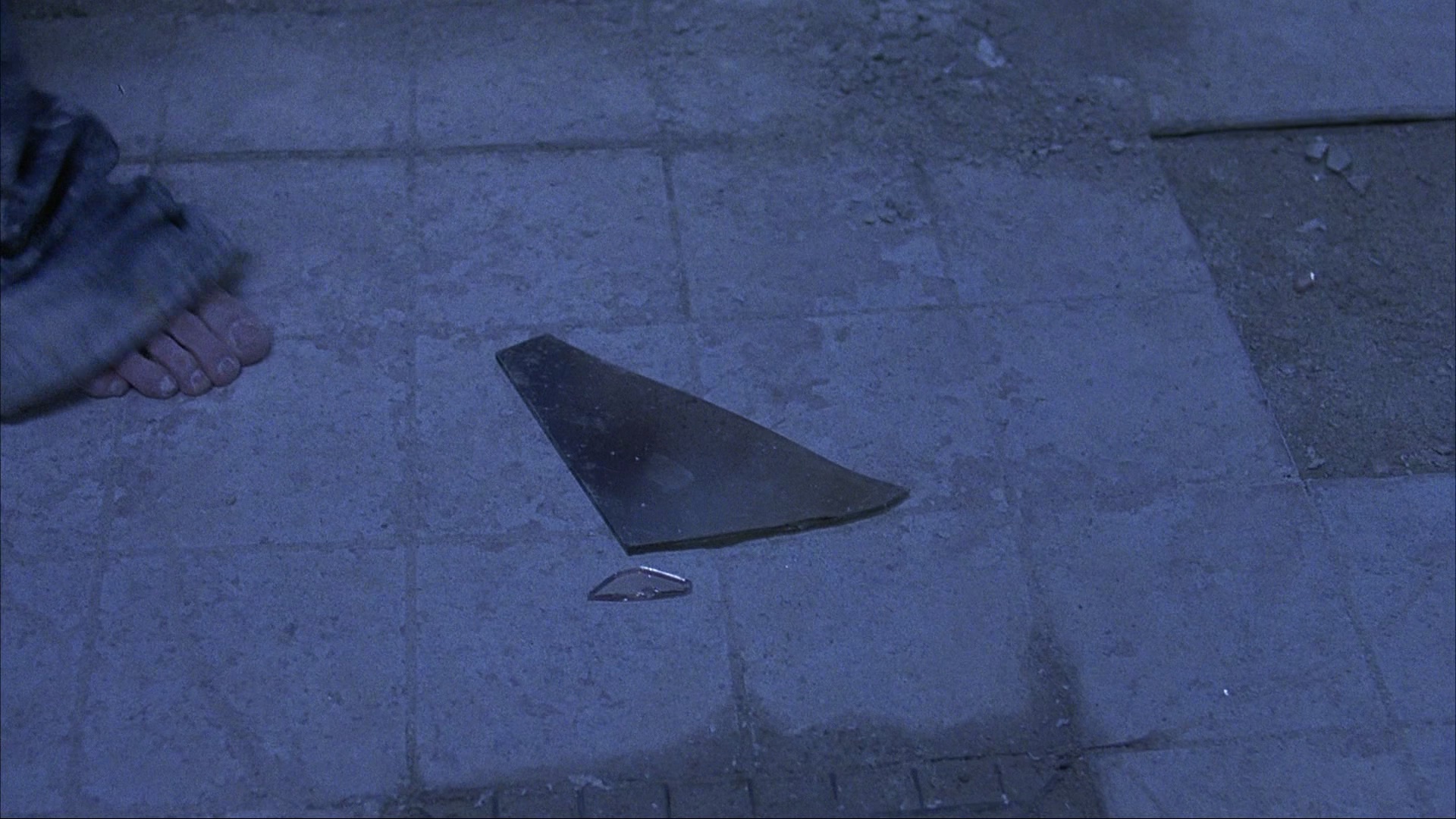 电锯惊魂 [简繁英字幕].Saw.2004.BluRay.1080p.x265.10bit-SSDSSE 8.97GB-3.png