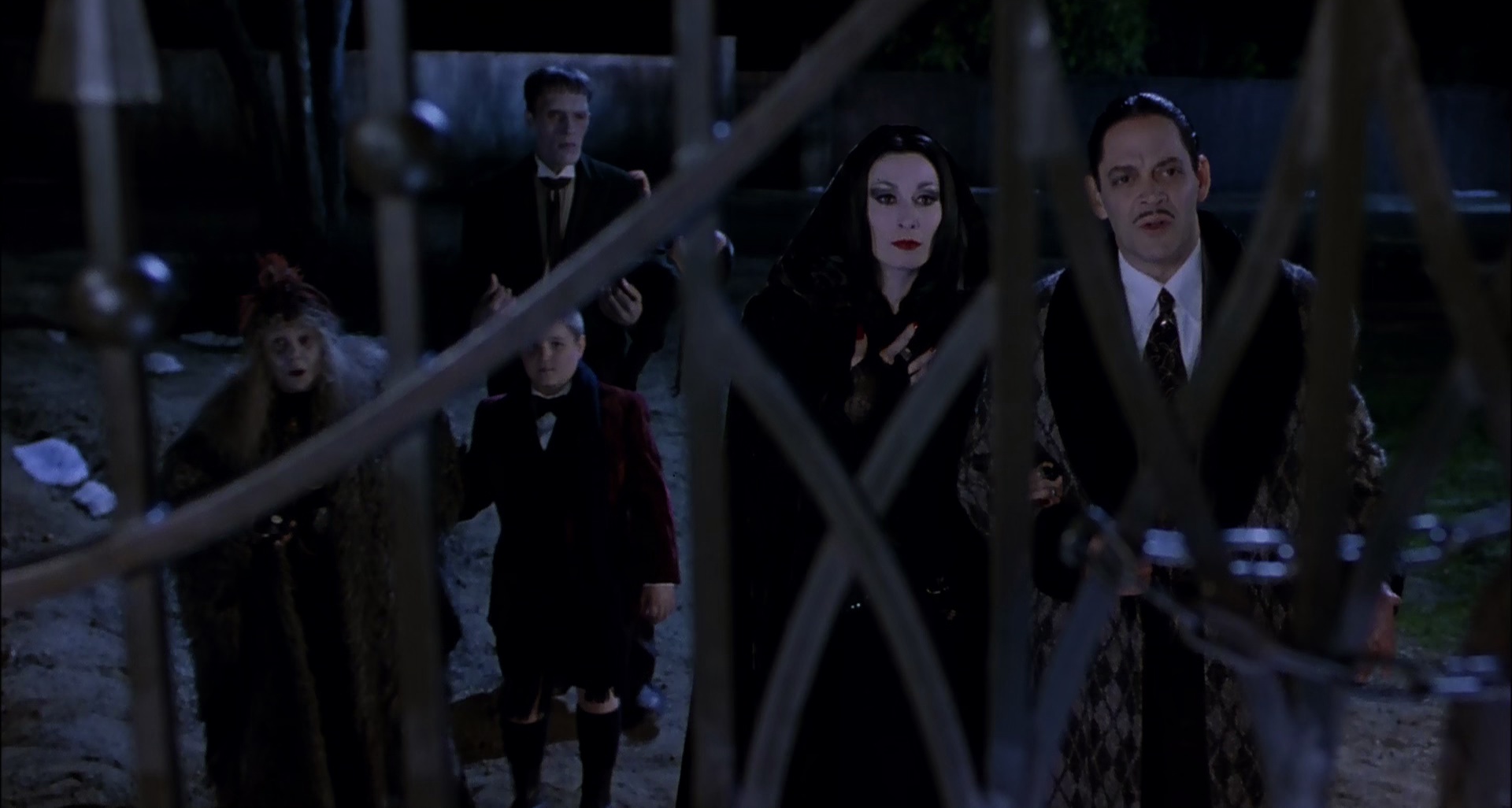 亚当斯一家 [中英字幕].The.Addams.Family.1991.1080p.Bluray.x265.10bit-SSDSSE 4.95GB-6.png