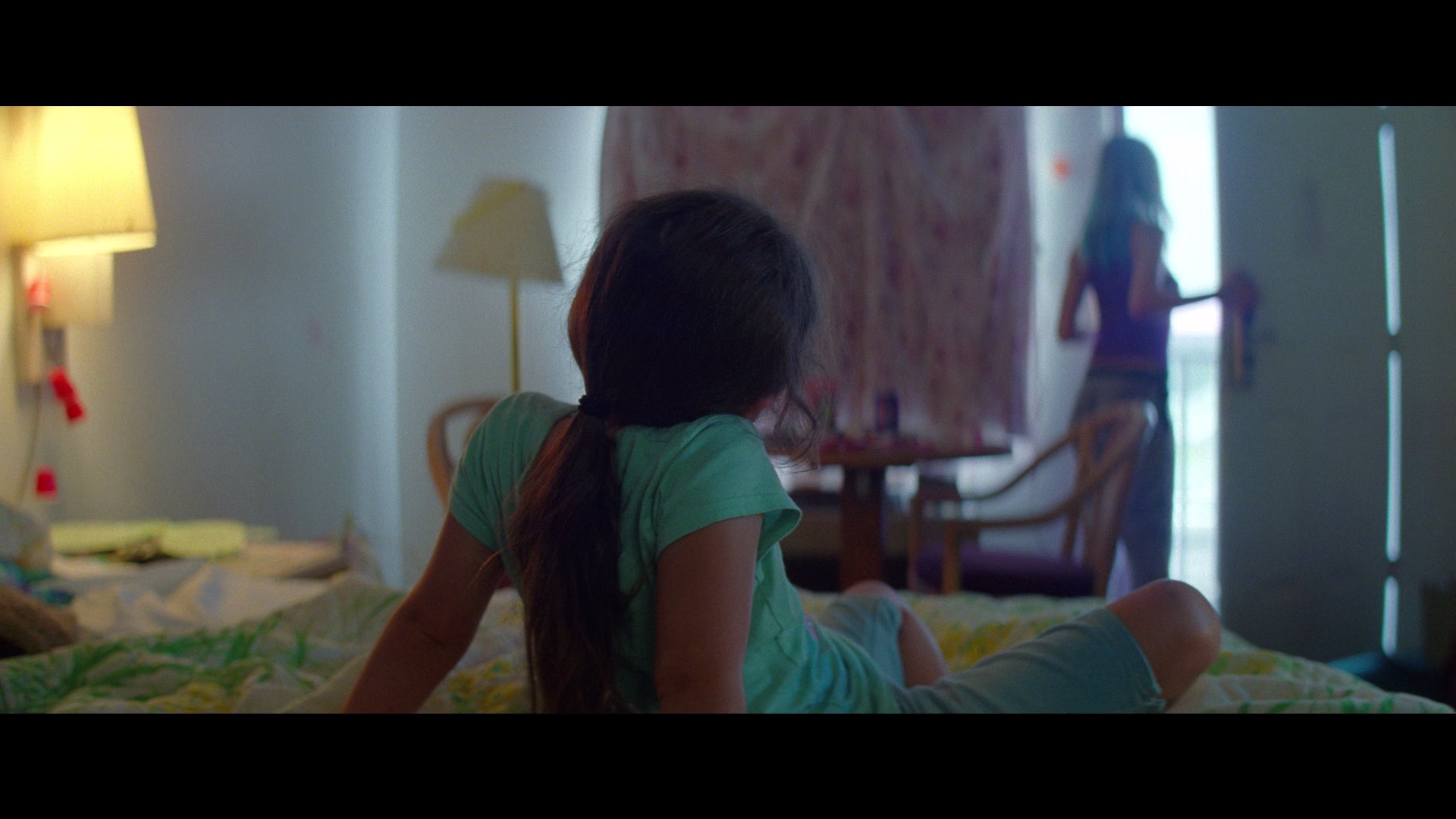 佛罗里达乐园 [简繁英字幕].The.Florida.Project.2017.BluRay.1080p.x265.10bit.DDP5.1.UC-SSDSSE 7.14GB-6.png