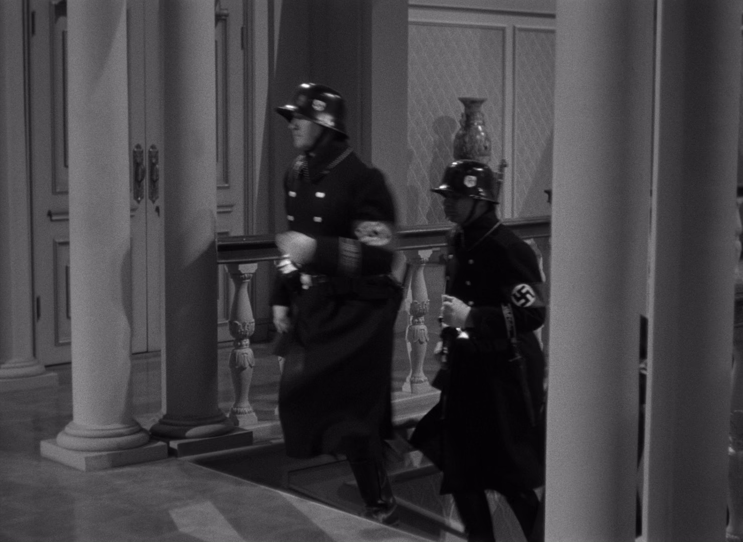 你逃我也逃 [简繁英字幕].To.Be.or.Not.to.Be.1942.CC.Bluray.1080p.x265.10bit.FLAC-SSDSSE 7.66GB-7.png