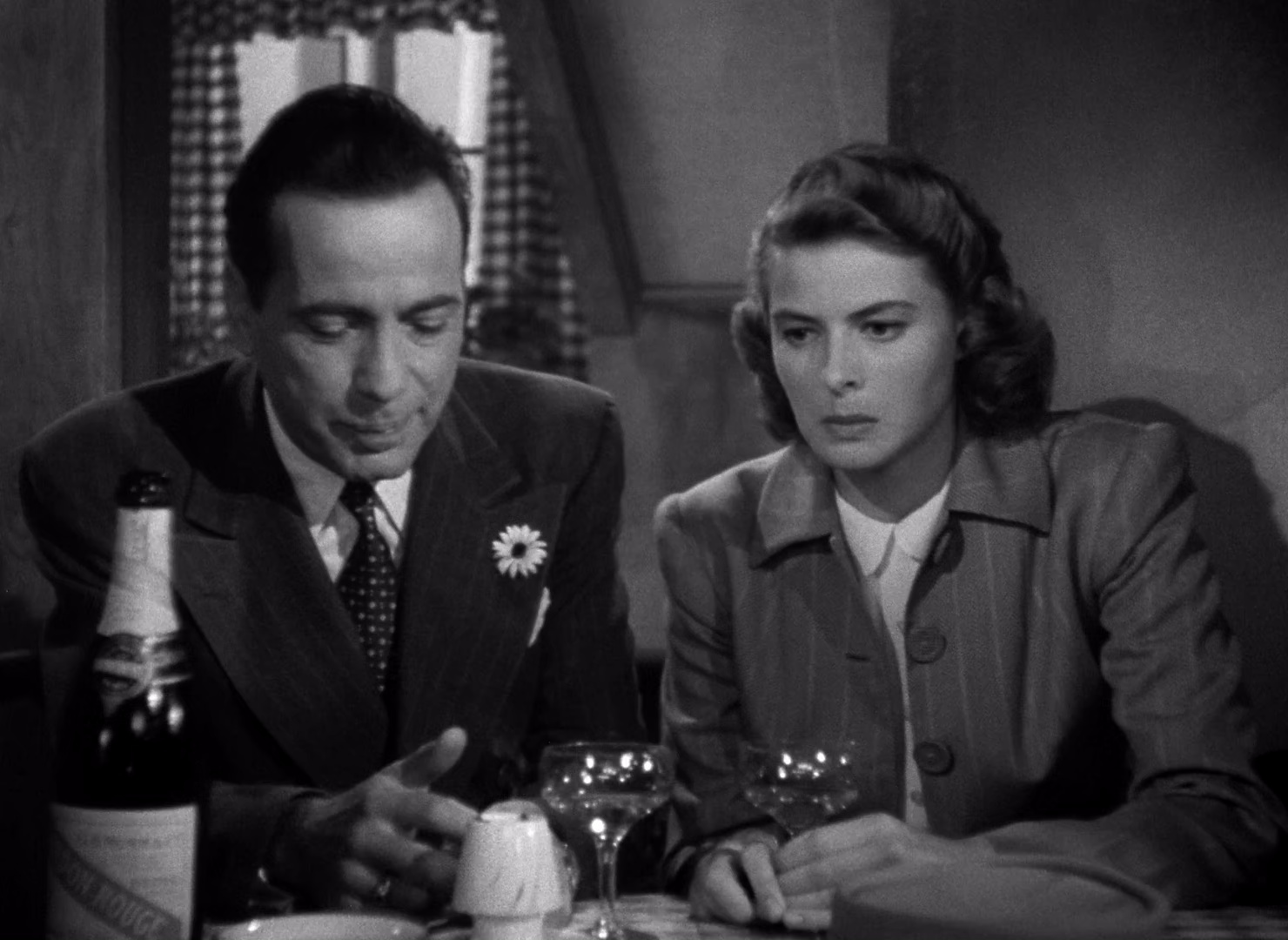 卡萨布兰卡 [国英多音轨/中英字幕].Casablanca.1942.BluRay.1080p.x265.10bit.5Audio-SSDSSE 4.52GB-4.png