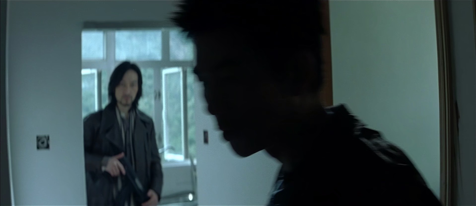 大事件 [国粤多音轨/简繁英字幕].Breaking.News.2004.1080p.x265.10bit.2Audio-SSDSSE 3.17GB-3.png