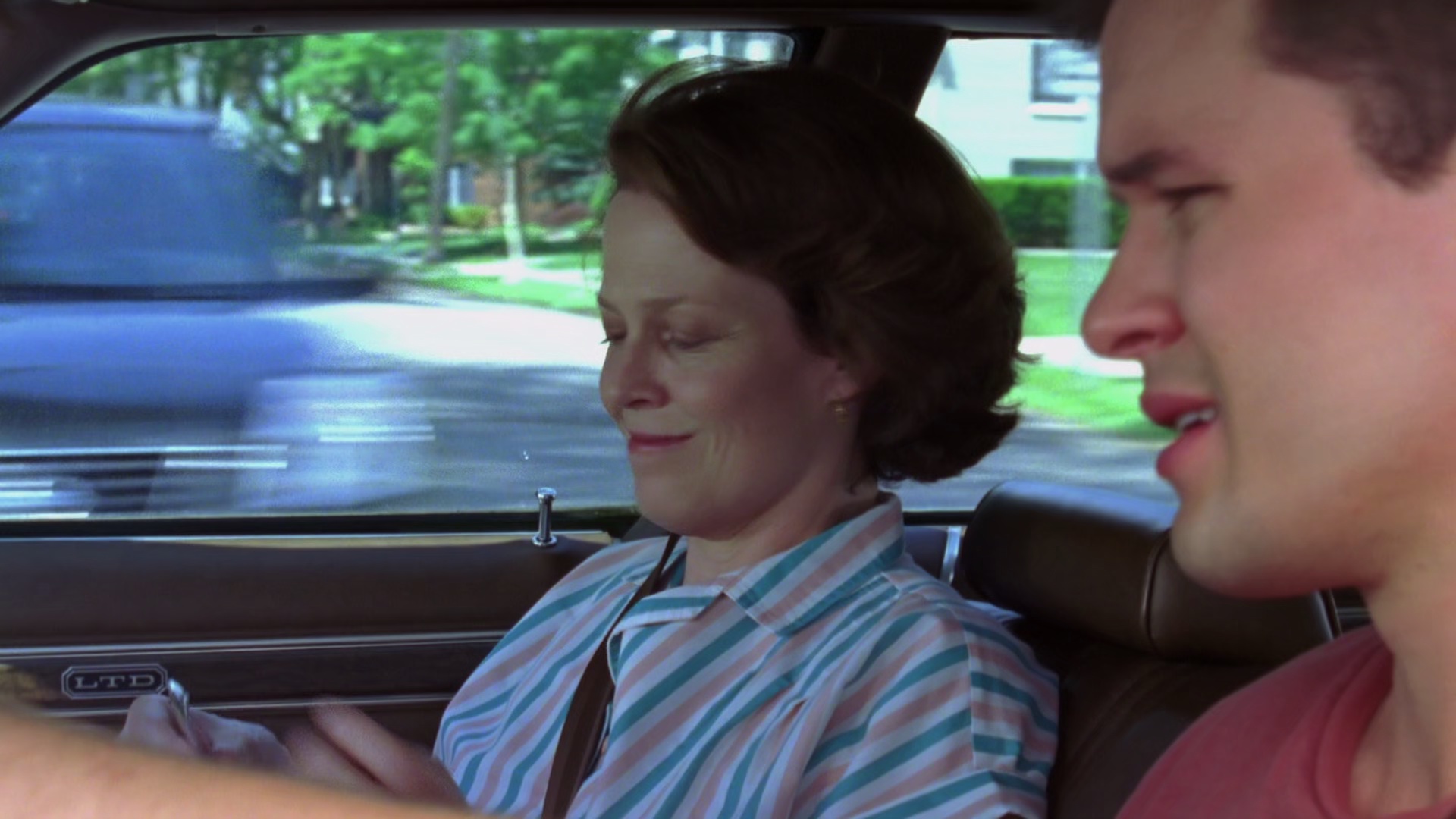 天佑鲍比 [中英字幕].Prayers.for.Bobby.2009.BluRay.1080p.x265.10bit-SSDSSE 3.17GB-2.png