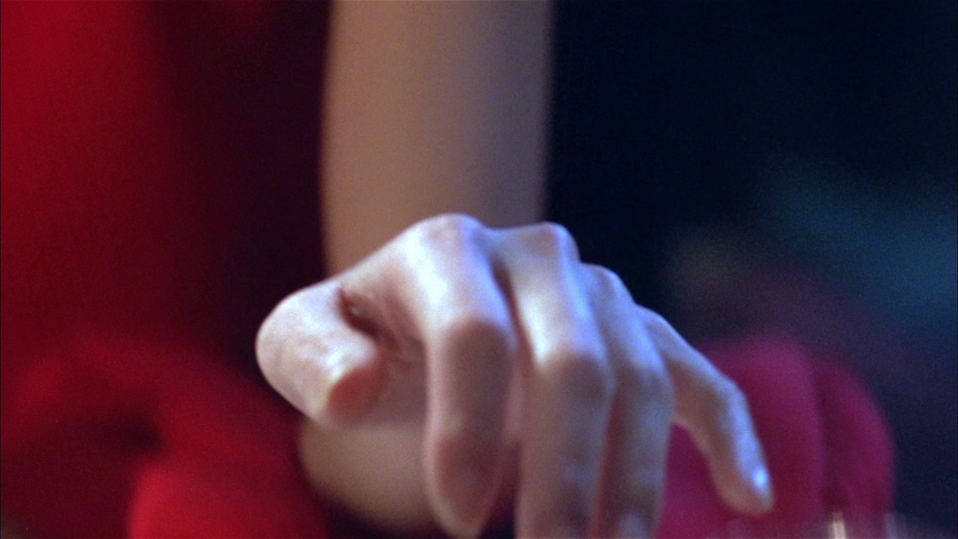 孤男寡女 [国粤多音轨/繁英字幕].Needing.You.2000.BluRay.1080p.x265.10bit.2Audios-SSDSSE 5.06GB-4.png