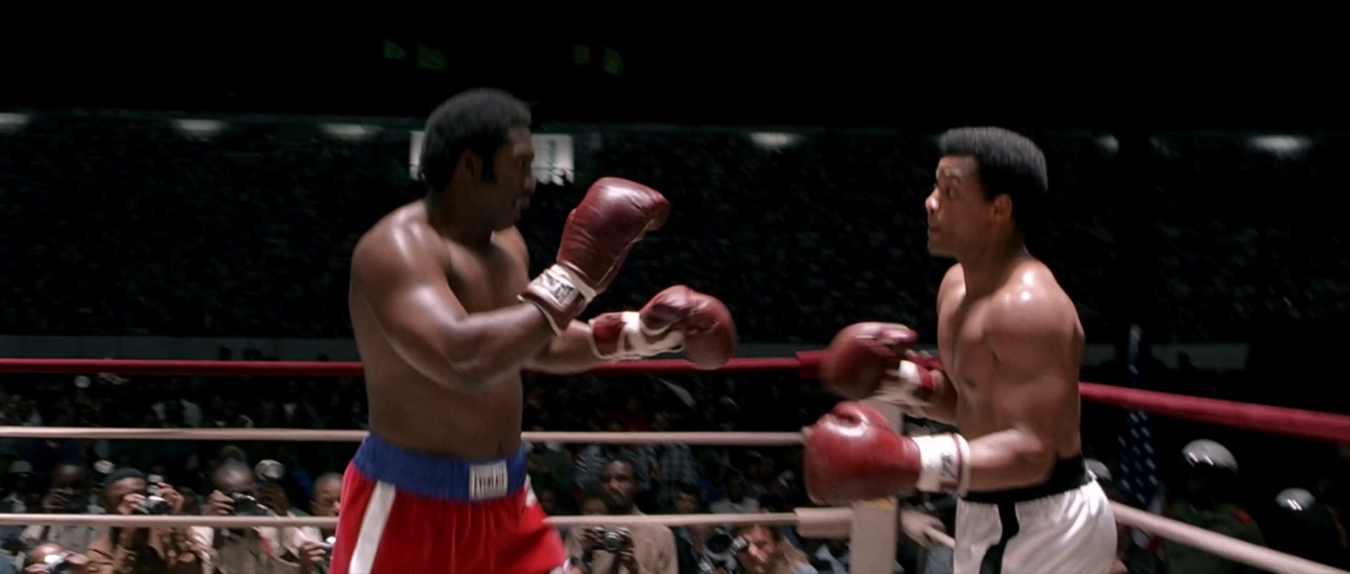 拳王阿里 [中英字幕].Ali.2001.Bluray.1080p.x265.10bit-SSDSSE 6.18GB-7.png
